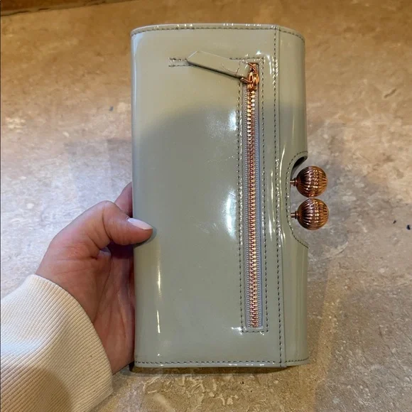 Ted Baker Mint beautiful light grey Wallet with RoseGold Accents - Picture 8 of 12